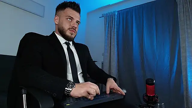 Snapshot of juliusmasters chatting on 01-26-25, 12:05 juliusmasters online show from 01-26-25, 12:05