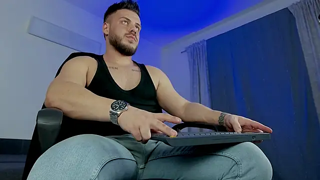 Snapshot of juliusmasters chatting on 02-09-25, 08:13 juliusmasters online show from 02-09-25, 08:13