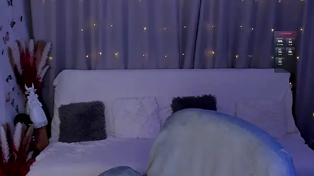 LisaMooore online show from 01-08-25, 03:40