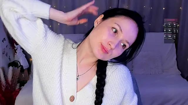 LisaMooore online show from 01-11-25, 04:25