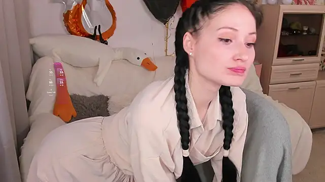 LisaMooore online show from 12-19-25, 03:19