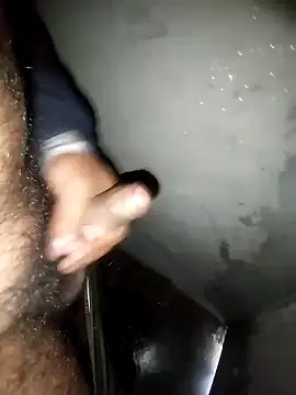 Snapshot of Rahul_sharma_horny chatting on 01-12-25, 03:07 Rahul sharma horny online show from 01-12-25, 03:07