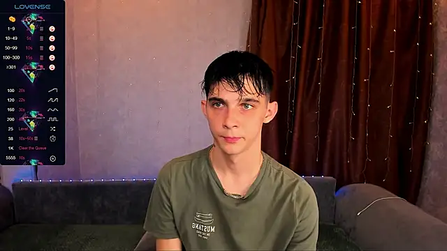 Aaron Boom online show from 09-18-25, 10:34