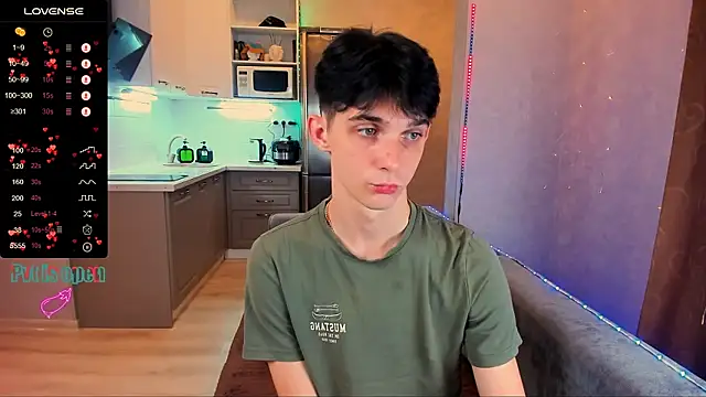 Aaron Boom online show from 09-27-25, 07:41