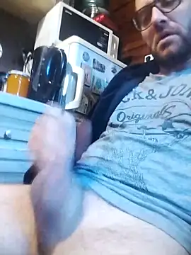 Snapshot of tomee83 chatting on 11-02-25, 06:38 tomee83 online show from 11-02-25, 06:38