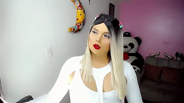 Snapshot of SweetKim21 chatting on 02-23-25, 04:39 SweetKim21 online show from 02-23-25, 04:39