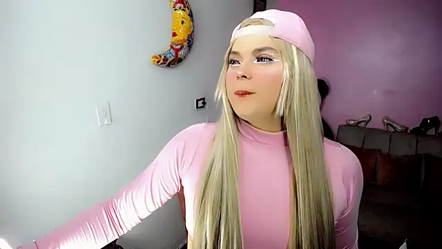 Snapshot of SweetKim21 chatting on 03-01-25, 07:30 SweetKim21 online show from 03-01-25, 07:30