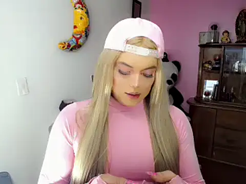 Snapshot of SweetKim21 chatting on 03-22-25, 08:40 SweetKim21 online show from 03-22-25, 08:40