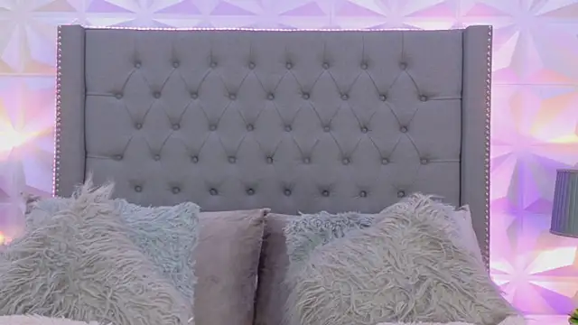 sarah salis  online show from 12-20-24, 08:01