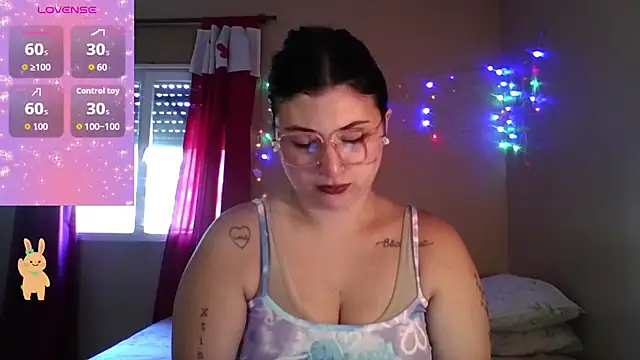 Snapshot of imsohornydacom chatting on 01-13-26, 05:40 imsohornydacom online show from 01-13-26, 05:40