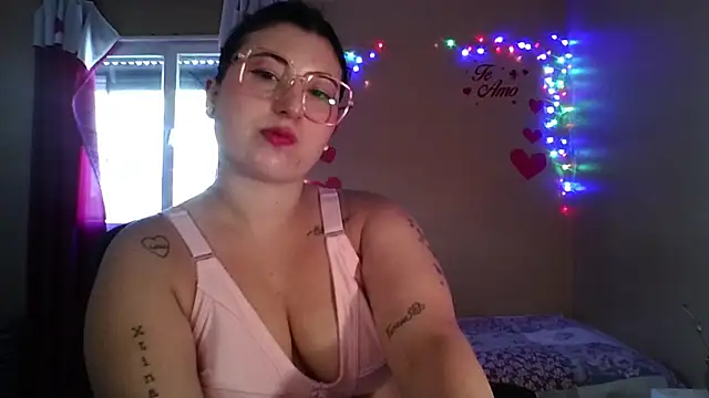 Snapshot of imsohornydacom chatting on 02-10-26, 06:01 imsohornydacom online show from 02-10-26, 06:01