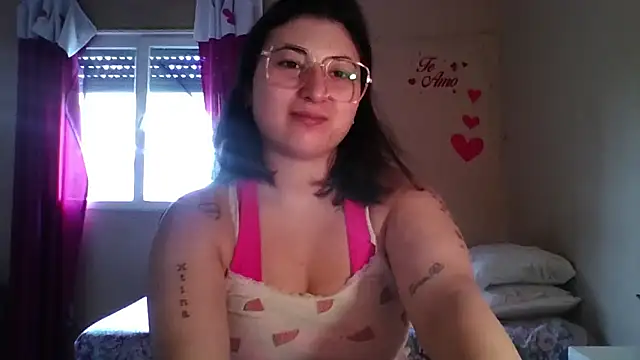 Snapshot of imsohornydacom chatting on 02-15-26, 06:04 imsohornydacom online show from 02-15-26, 06:04