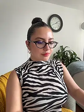 Snapshot of sukhakunis1 chatting on 06-18-26, 06:45 sukhakunis1 online show from 06-18-26, 06:45