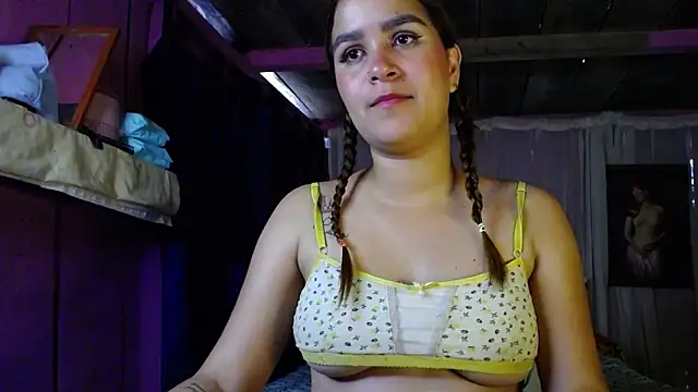 Snapshot of ZoeKuipers13 chatting on 01-31-25, 09:05 ZoeKuipers13 online show from 01-31-25, 09:05