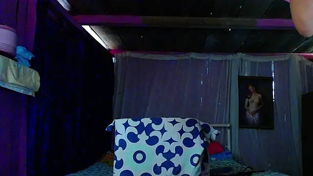 Snapshot of ZoeKuipers13 chatting on 02-13-25, 09:06 ZoeKuipers13 online show from 02-13-25, 09:06