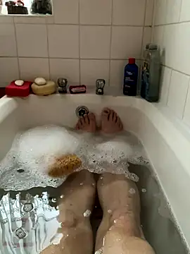 Snapshot of Russell1508 chatting on 11-10-25, 03:11 Russell1508 online show from 11-10-25, 03:11