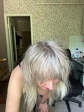 EsterHotMilf online show from 06-17-26, 11:56