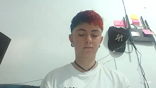 Snapshot of tomboyblue chatting on 01-11-25, 10:18 tomboyblue online show from 01-11-25, 10:18