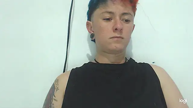 Snapshot of tomboyblue chatting on 01-13-25, 10:56 tomboyblue online show from 01-13-25, 10:56