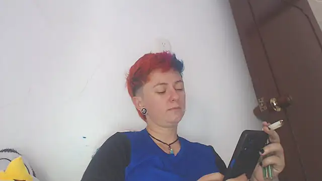 Snapshot of tomboyblue chatting on 01-14-25, 07:43 tomboyblue online show from 01-14-25, 07:43