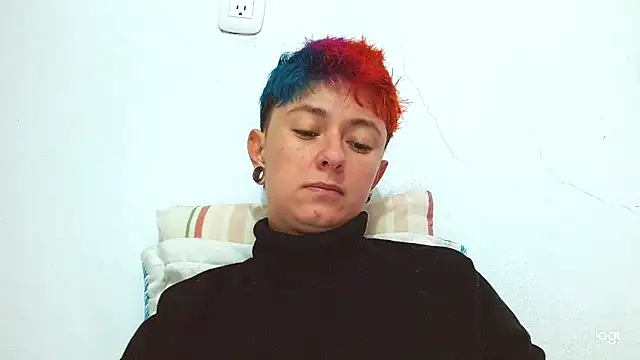 Snapshot of tomboyblue chatting on 01-17-25, 05:30 tomboyblue online show from 01-17-25, 05:30