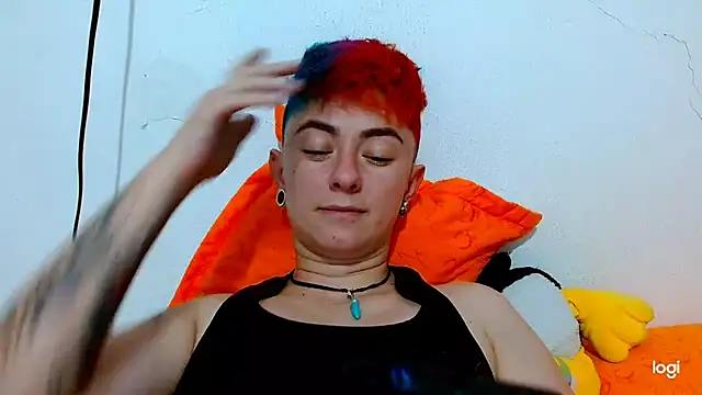 Snapshot of tomboyblue chatting on 01-28-25, 09:40 tomboyblue online show from 01-28-25, 09:40