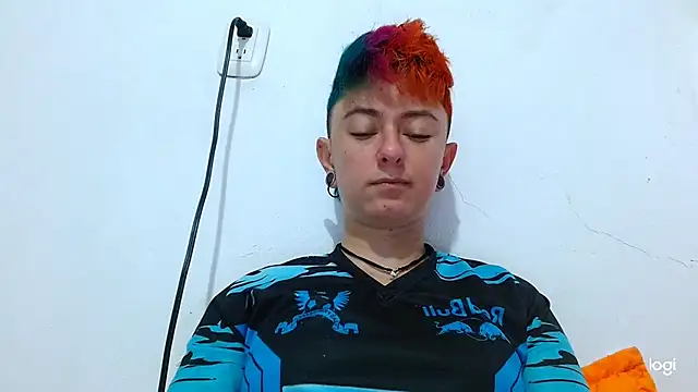 Snapshot of tomboyblue chatting on 02-05-25, 03:52 tomboyblue online show from 02-05-25, 03:52