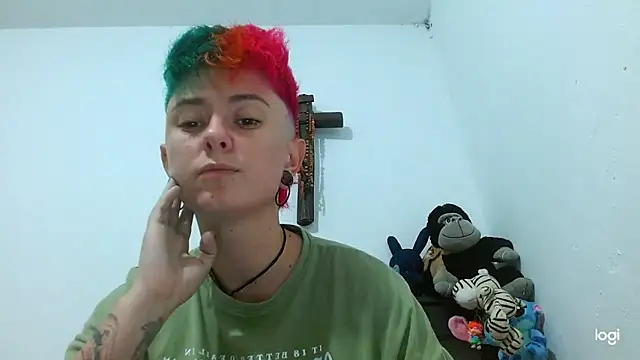 Snapshot of tomboyblue chatting on 02-14-25, 04:15 tomboyblue online show from 02-14-25, 04:15