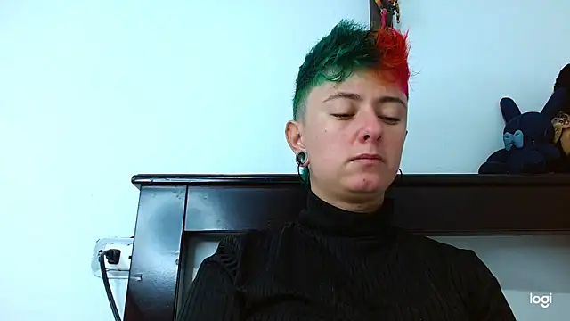 Snapshot of tomboyblue chatting on 02-16-25, 08:33 tomboyblue online show from 02-16-25, 08:33