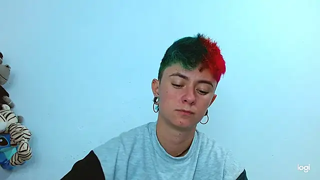 Snapshot of tomboyblue chatting on 02-22-25, 03:45 tomboyblue online show from 02-22-25, 03:45