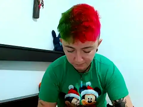 Snapshot of tomboyblue chatting on 03-15-25, 04:32 tomboyblue online show from 03-15-25, 04:32