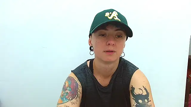 Snapshot of tomboyblue chatting on 11-14-25, 10:25 tomboyblue online show from 11-14-25, 10:25