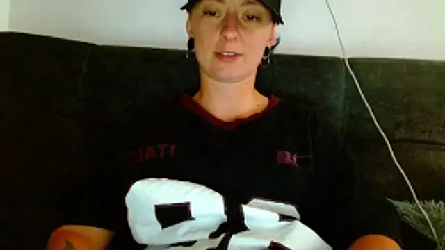 tomboyblue online show from 04-23-26, 09:06