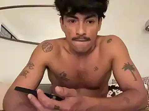 Snapshot of bernal666 chatting on 12-22-25, 02:52 bernal666 online show from 12-22-25, 02:52