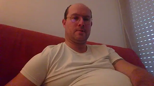 Snapshot of porompomperro chatting on 12-29-24, 02:00 porompomperro online show from 12-29-24, 02:00