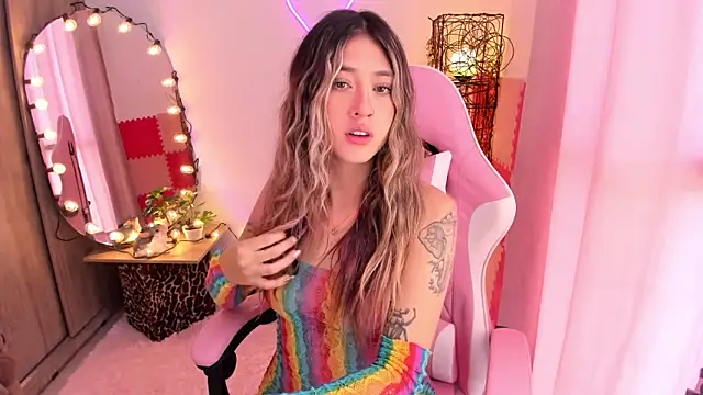 Snapshot of violet_ch chatting on 01-13-25, 04:41 violet ch online show from 01-13-25, 04:41