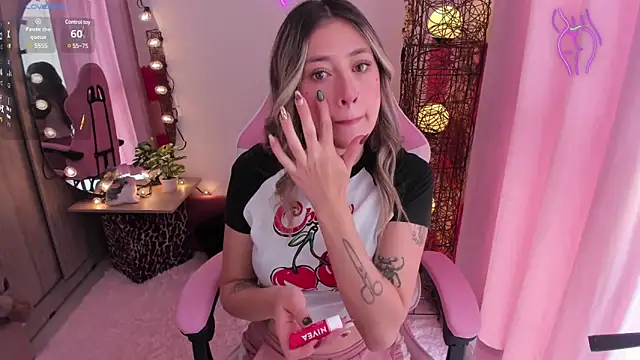 Snapshot of violet_ch chatting on 01-30-25, 05:17 violet ch online show from 01-30-25, 05:17