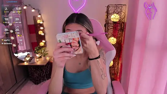 Snapshot of violet_ch chatting on 01-31-25, 08:22 violet ch online show from 01-31-25, 08:22