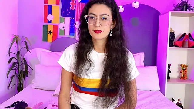 Snapshot of SophieGomez22 chatting on 06-27-26, 12:22 SophieGomez22 online show from 06-27-26, 12:22