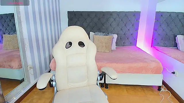 rebeca cortez  online show from 01-13-25, 04:07