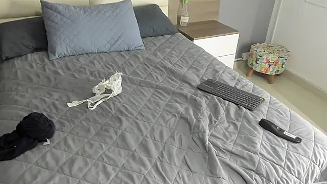 rebeca cortez  online show from 09-20-25, 07:37