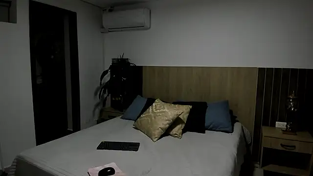 rebeca cortez  online show from 02-20-26, 07:47