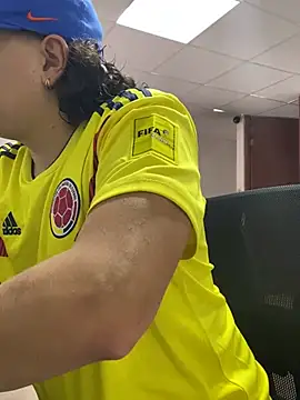 DanielGomez9 online show from 04-04-26, 08:28