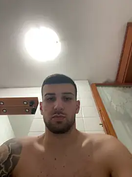 Snapshot of davide__05 chatting on 07-21-26, 01:08 davide 05 online show from 07-21-26, 01:08