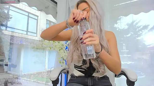 Snapshot of Russian_Ava chatting on 11-19-25, 08:25 Russian Ava online show from 11-19-25, 08:25