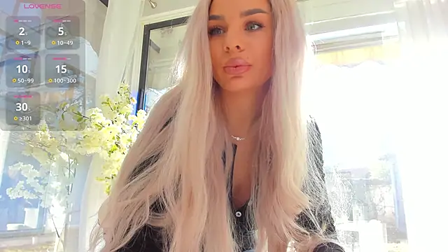 Snapshot of Russian_Ava chatting on 11-22-25, 08:57 Russian Ava online show from 11-22-25, 08:57