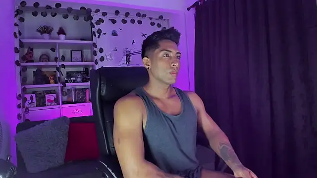 Couple muscle1 online show from 12-27-24, 08:50