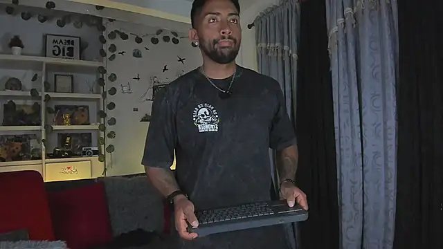 Couple muscle1 online show from 01-06-26, 09:39