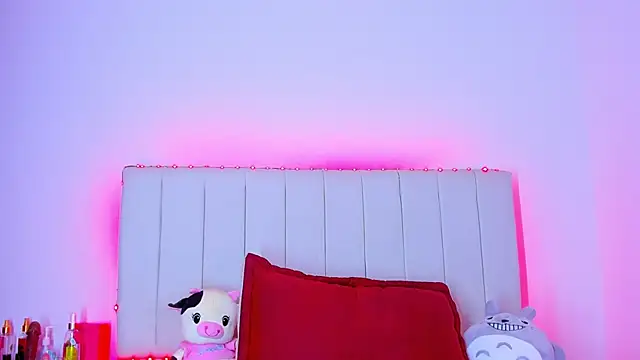 Snapshot of caro_lyne_ chatting on 06-05-26, 05:29 caro lyne online show from 06-05-26, 05:29