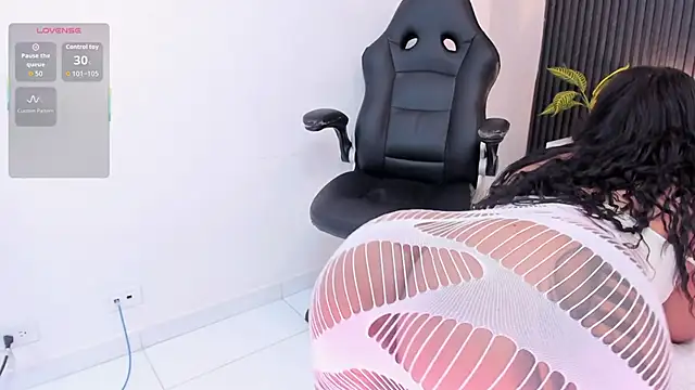 Snapshot of Madiee_Rhea chatting on 02-18-26, 08:05 Madiee Rhea online show from 02-18-26, 08:05